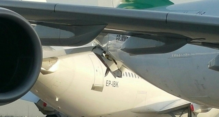 Image result for ‫برخورد و تصادف دو هواپیما در فرودگاه امام خمینی (ره)‬‎