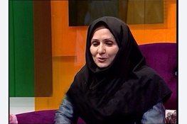 گوینده زن رادیو