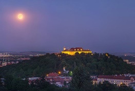 ماه کامل در جمهوری چک/عکس روز ناسا