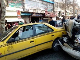 عکس | تصادف اتوبوس با عابران پیاده در کرج