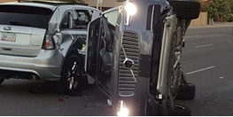 تصادف خودروی خودران اوبر در آریزونا / عکس