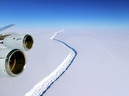 گرم شدن جهان کوه یخی یک تریلیون تنی را از قطب جنوب جدا کرد/سرگردانی توده یخ با مساحت ۸ برابر تهران!