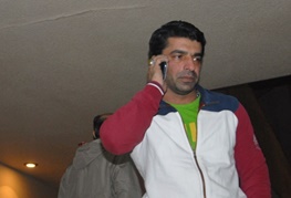 مردم برای سلامتی قهرمان وزنه‌برداری ایران دعا کنند/تنفس فلاحتی‌نژاد با دستگاه!
