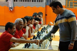 در مسابقه با 80 شطرنج‌باز؛ احسان قائم‌مقامی همه را کیش و مات کرد