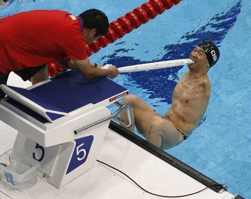 تصویری فوق العاده از لحظه استارت یک شناگر در پارالمپیک