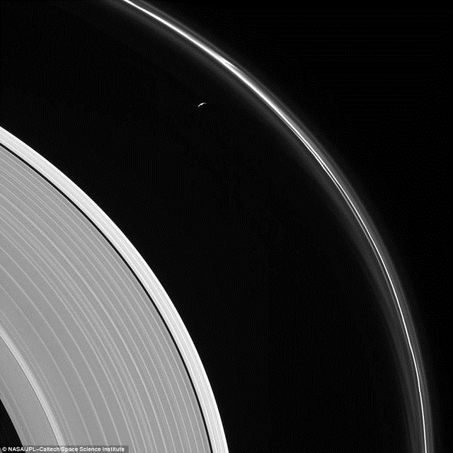تصاویر جدیدی که ناسا از حلقه‌های زحل منتشر کرد