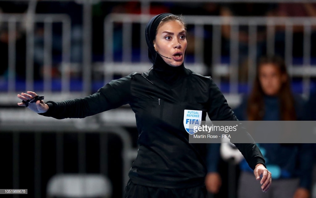 قضاوت گلاره ناظمی در مسابقه فوتسال زنان بولیوی و تونگا در المپیک جوانان آرژانتین