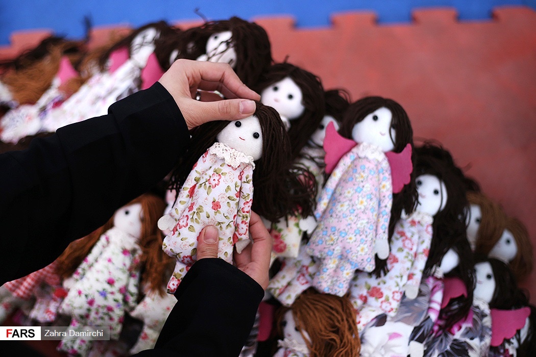 ساخت عروسک‌ برای خادم کوچولوهای اربعین