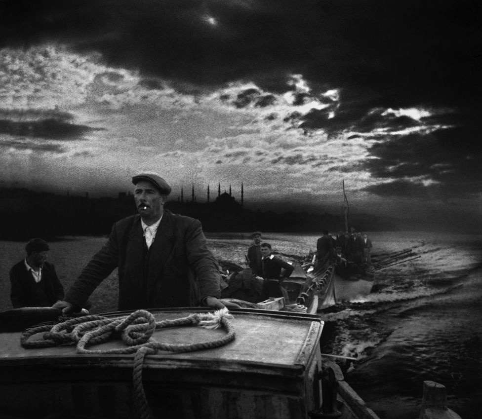 یکی از عکس‌های مشهور آرا گولر از استانبول