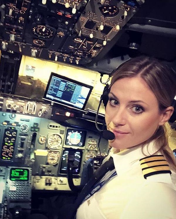 زیباترین خلبان زن دنیا برگزیده شد: ماریا پترسون از سوئد