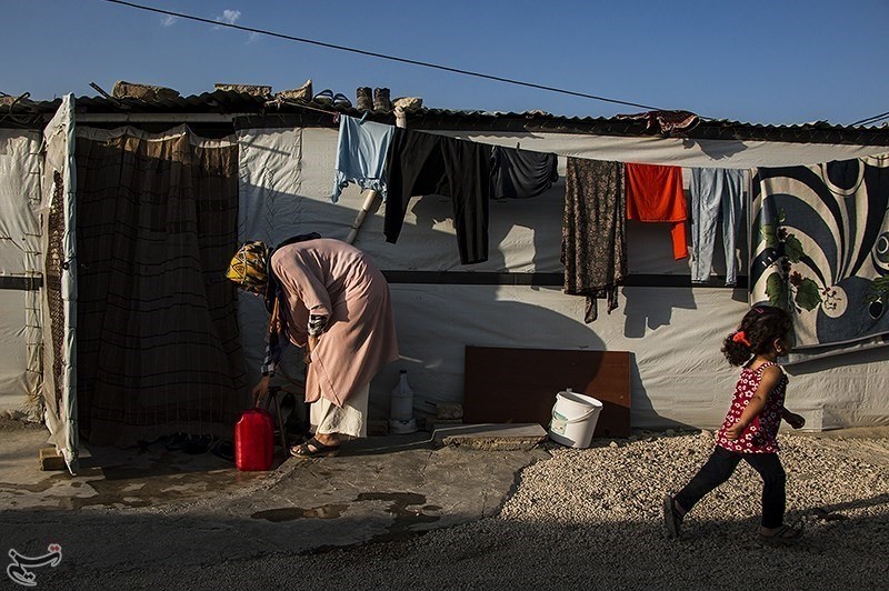 زندگی زلزله زدگان کرمانشاه در کانکس و چادر