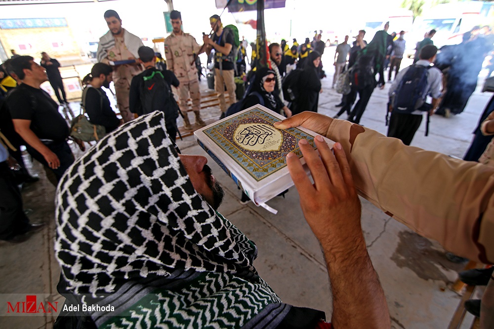 زائران اربعین حسینی (ع) در مرز مهران