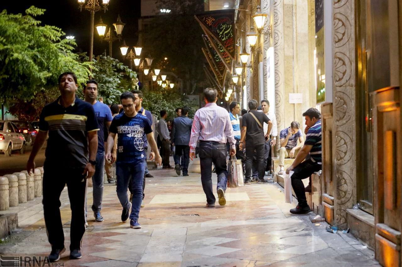 بازار شبانه ارز در خیابان فردوسی تهران
