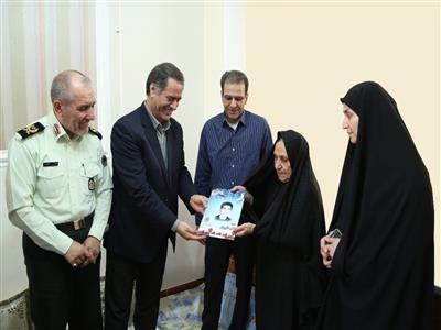 دیدار استاندار با خانواده شهدای نیروی انتظامی