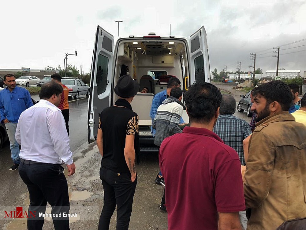 تصادف پراید با تیر برق در جاده محمود آباد به هزار سنگر