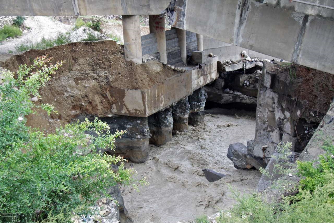 تخریب پل کمربندی نوشهر بر اثر سیل 