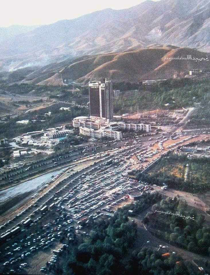 عکس هوایی از هتل بزرگ آزادی(هتل هایت) و بزرگراه پارک وی اواسط دهه پنجاه