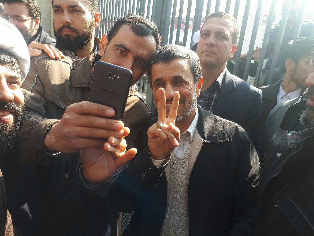 احمدی نژاد در 22 بهمن