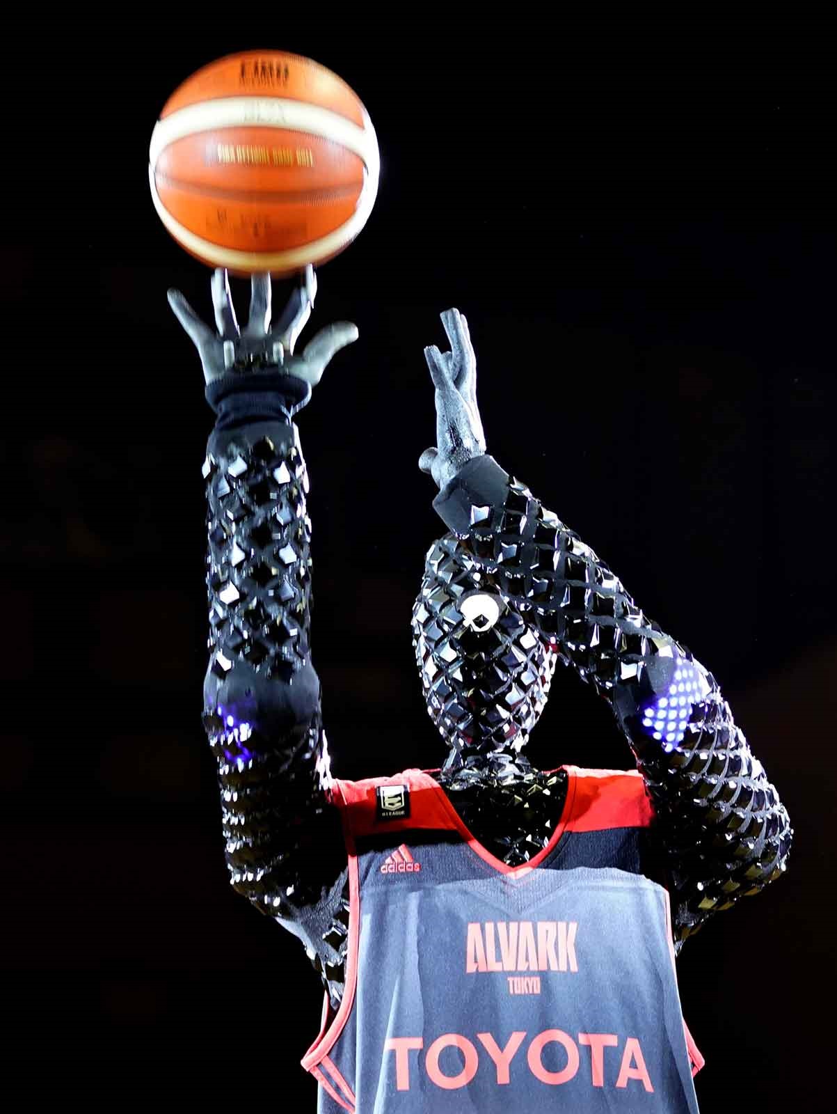 روبات بسکتبالیست تویوتا، موفق‌تر از تمام بازیکنان جهان 