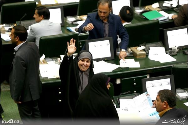 18-5-30-11541مجلس 5.jpg