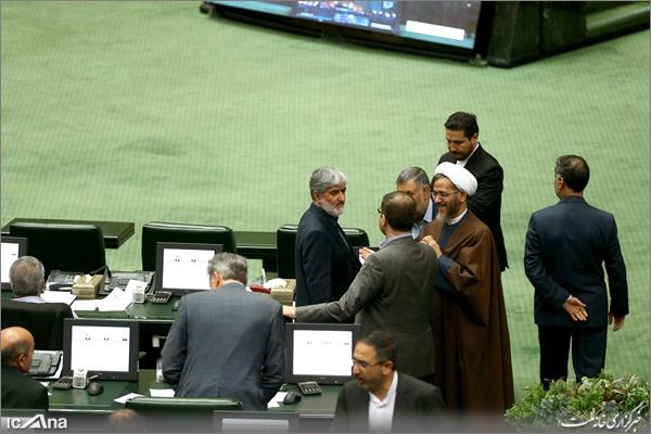18-5-30-11847مجلس 4.jpg