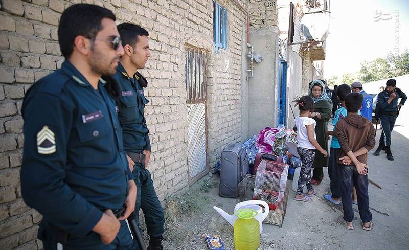 پلمپ مراکز تهیه و توزیع مواد مخدر در حاشیه شهر مشهد 