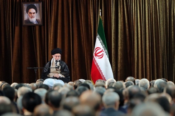 دیدار وزیر امور خارجه، سفیران و مسئولان نمایندگی‌های ایران در خارج از کشور با رهبر معظم انقلاب اسلامی