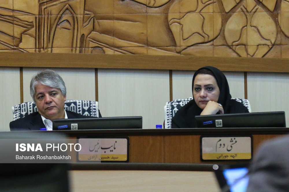 اولین حضور رسمی سپنتا نیکنام در صحن علنی شورای اسلامی شهر یزد