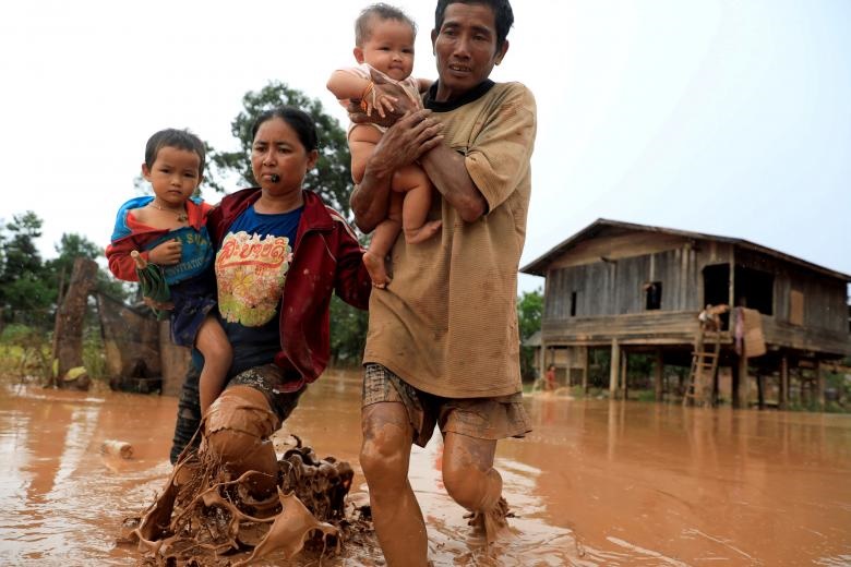 وضعیت نامناسب حادثه‌دیدگان شکستن سد در لائوس‎