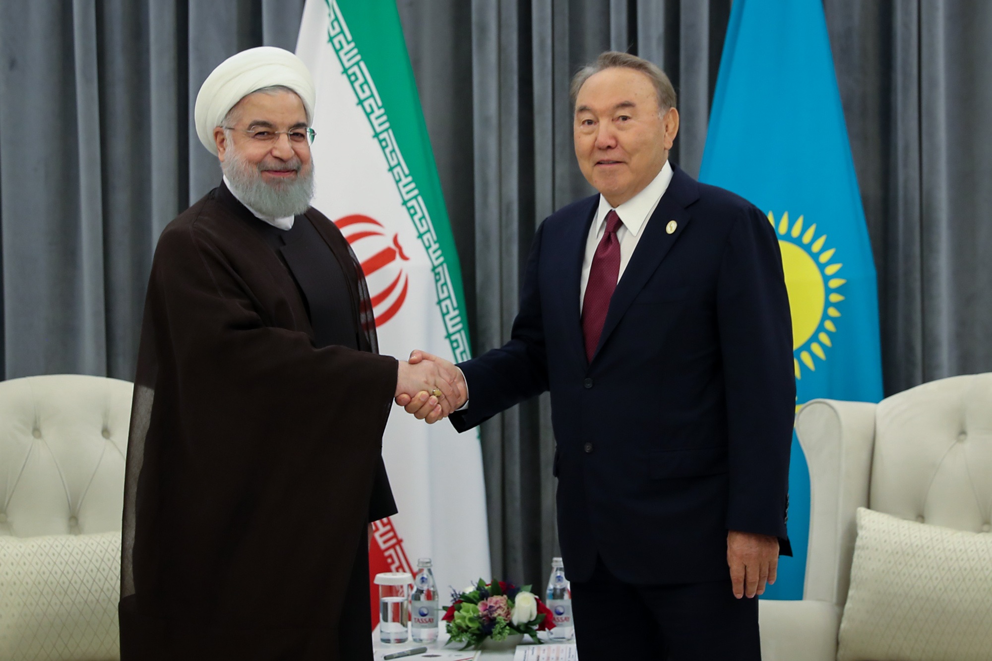 روحانی در دیدار با رئیس جمهور قزاقستان