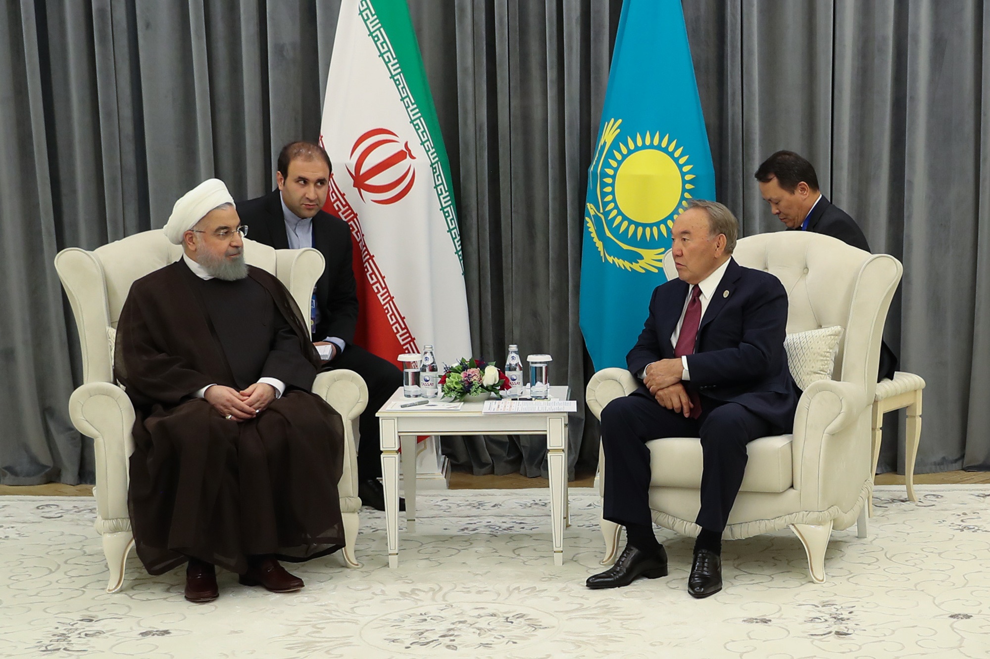 روحانی در دیدار با رئیس جمهور قزاقستان