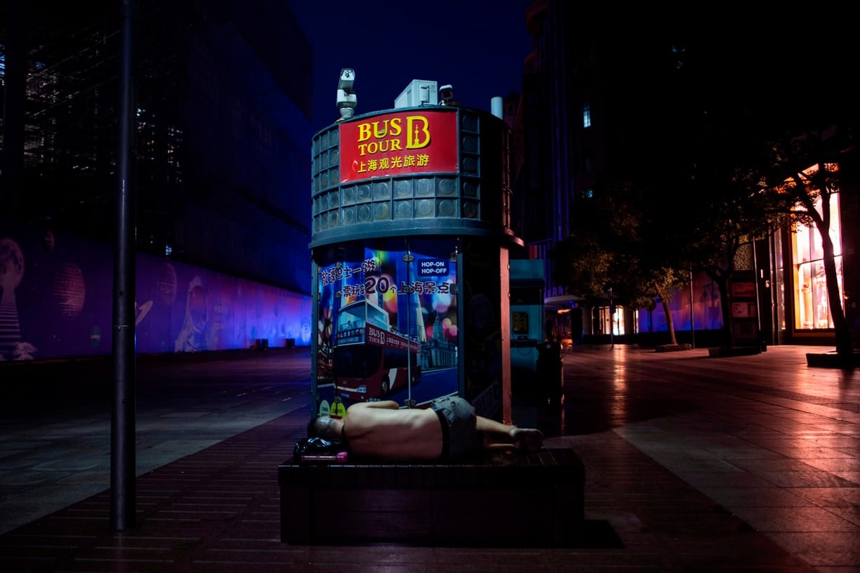 خیابان خوابی ساکنان شهر شانگهای چین در تابستام گرم