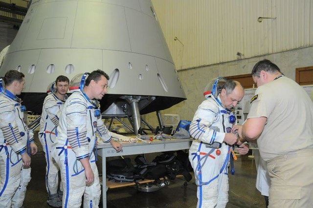 تمرین فضانوردان روس قبل از پرواز با ناو کیهانی فدراتسیا