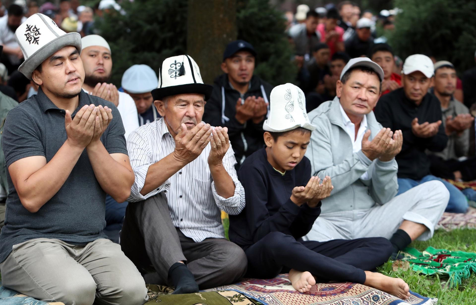 اقامه نماز عید قربان در شهر بیشکک قرقیزستان