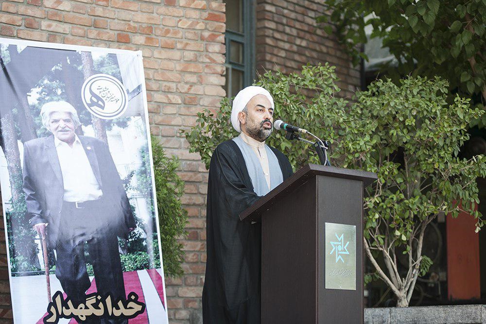 محمدرضا زائری در مراسم تشییع صادق صندوقی