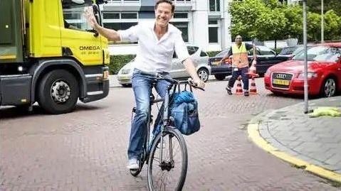 دوچرخه سواری مارک روته نخست وزیر هلند