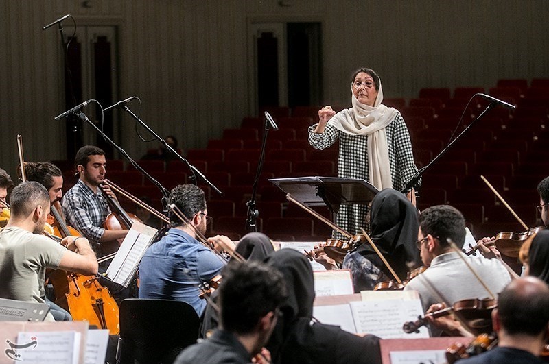 تمرین ارکستر ملی ایران به رهبری نزهت امیری