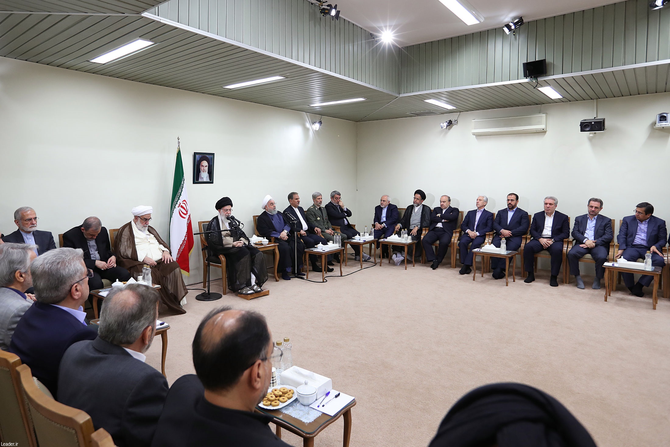 دیدار رئیس‌جمهور و اعضای هیأت دولت با رهبر معظم انقلاب اسلامی
