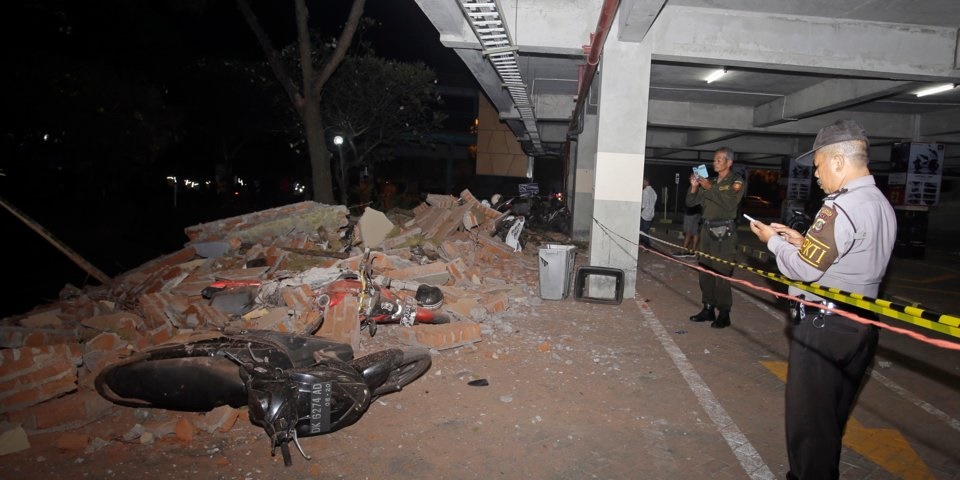 زلزله 6.9 ریشتری اندونزی