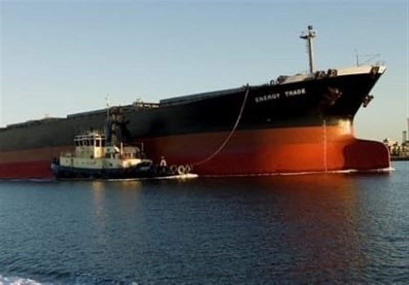 ایران ذخیره‌سازی نفت روی دریا را آغاز کرد
