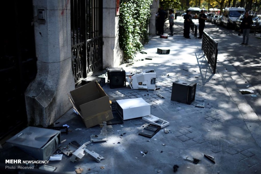 حمله گروهک ضد انقلاب کومله به سفارت ایران در پاریس