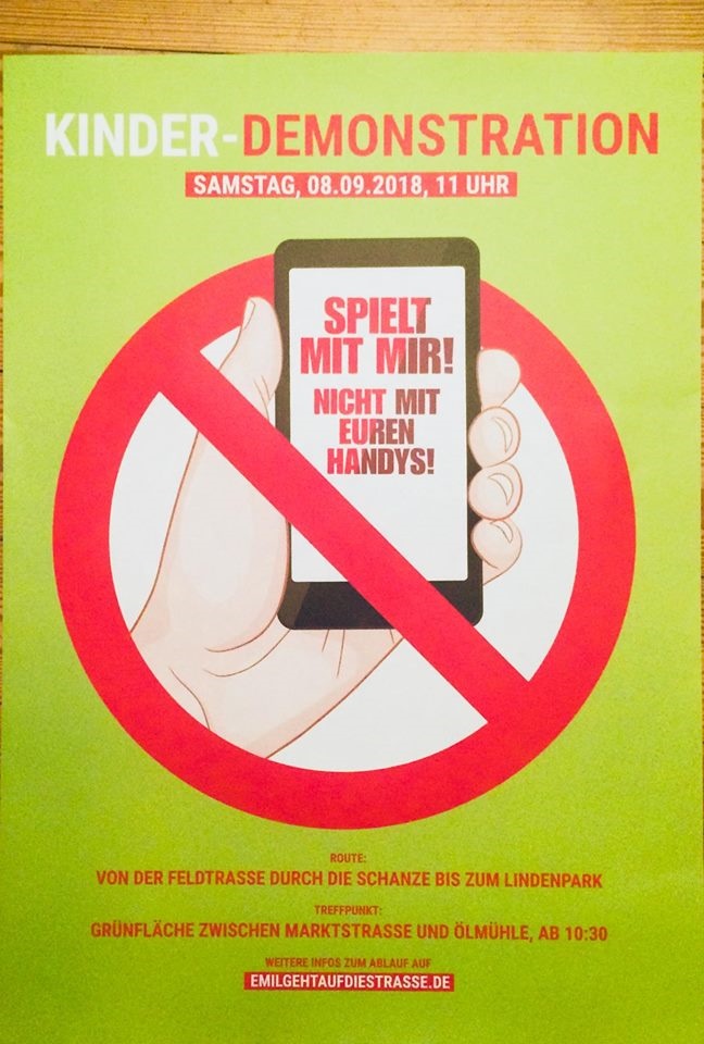 جنبش "با من بازی کن نه با موبایل" در آلمان