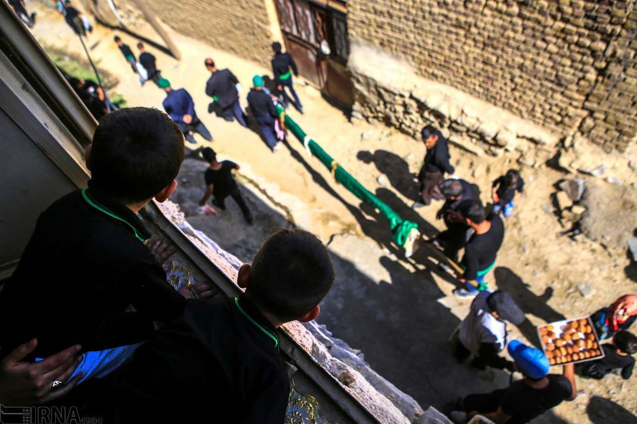 علم گردانی روستای تاریخی هزاوه