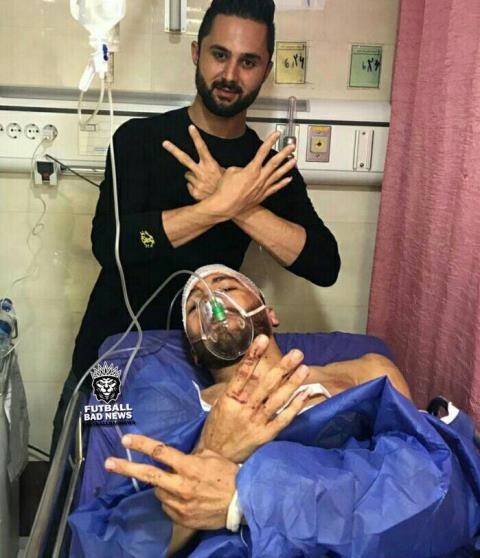 کری‌خوانی هوادار چاقو خورده از روی تخت بیمارستان برای استقلالی‌ها/ عکس