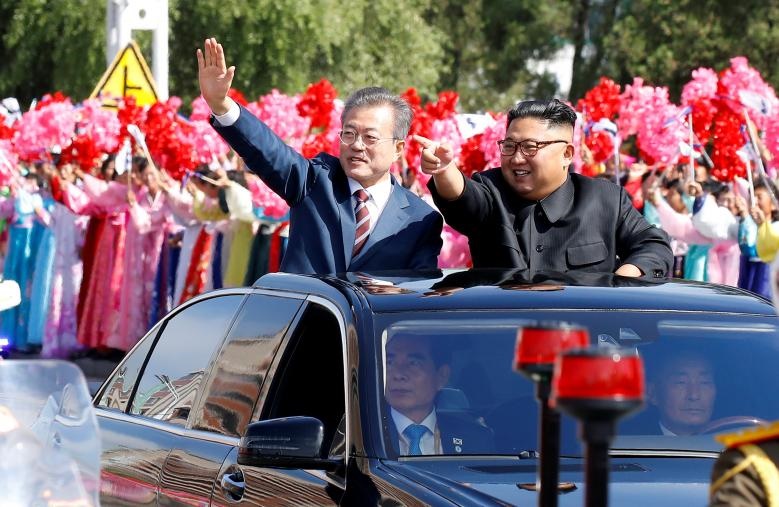 رهبران کره شمال و جنوبی در رژه پیونگ‌یانگ