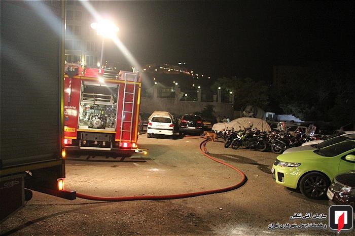 آتش‌سوزی پارکینگ خودروها در شمال شرق تهران