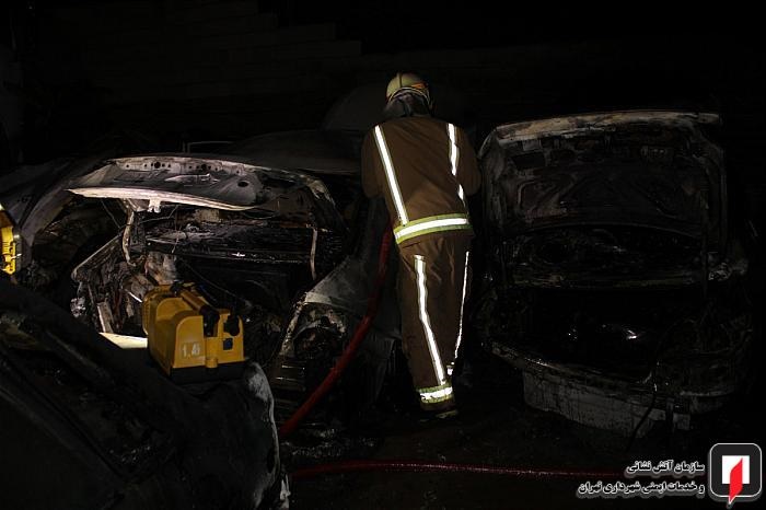 آتش‌سوزی پارکینگ خودروها در شمال شرق تهران