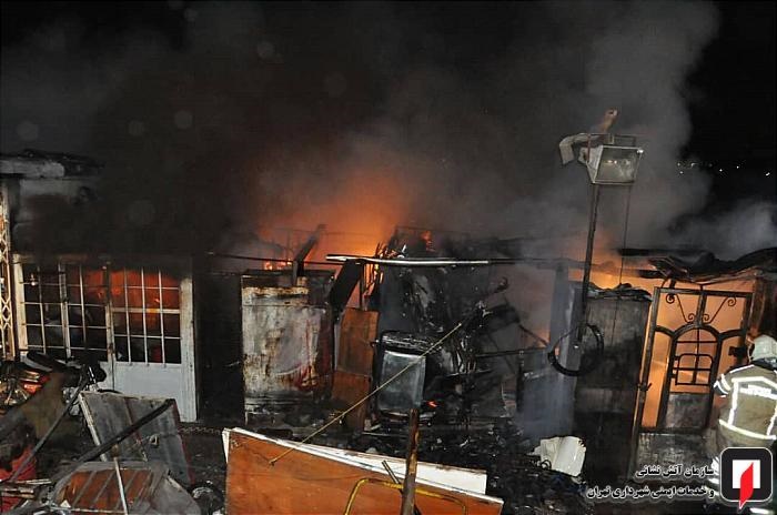 مهار آتش در سه مغازه تعمیرات خودرو در جاده خاوران