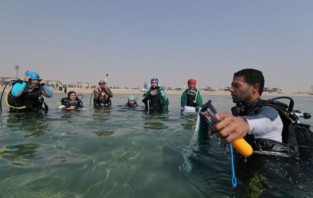 غواصی زنان عربستان در دریا