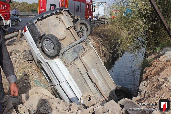 سقوط پراید به داخل کانال آب در جاده ورامین